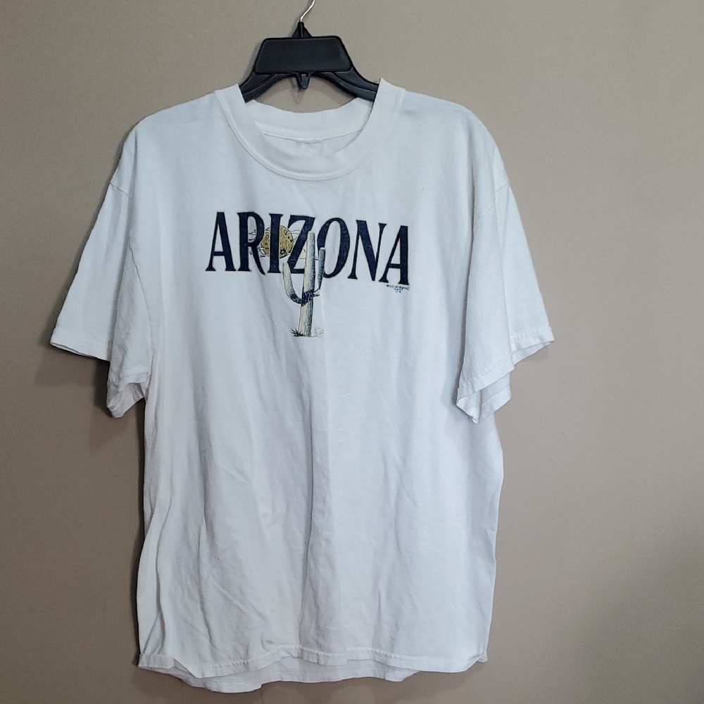 Arizona Jean Company White Tee with Graphic Size Xl
